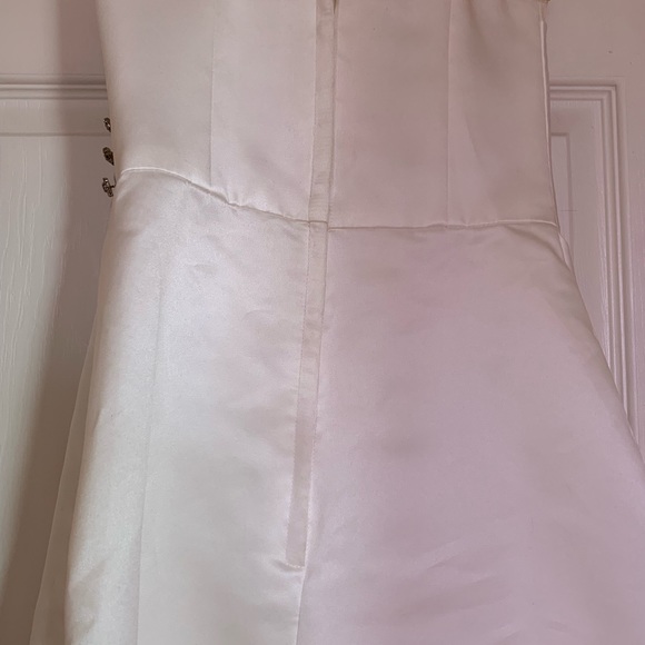 Beautiful Wedding Dress - Picture 7 of 16